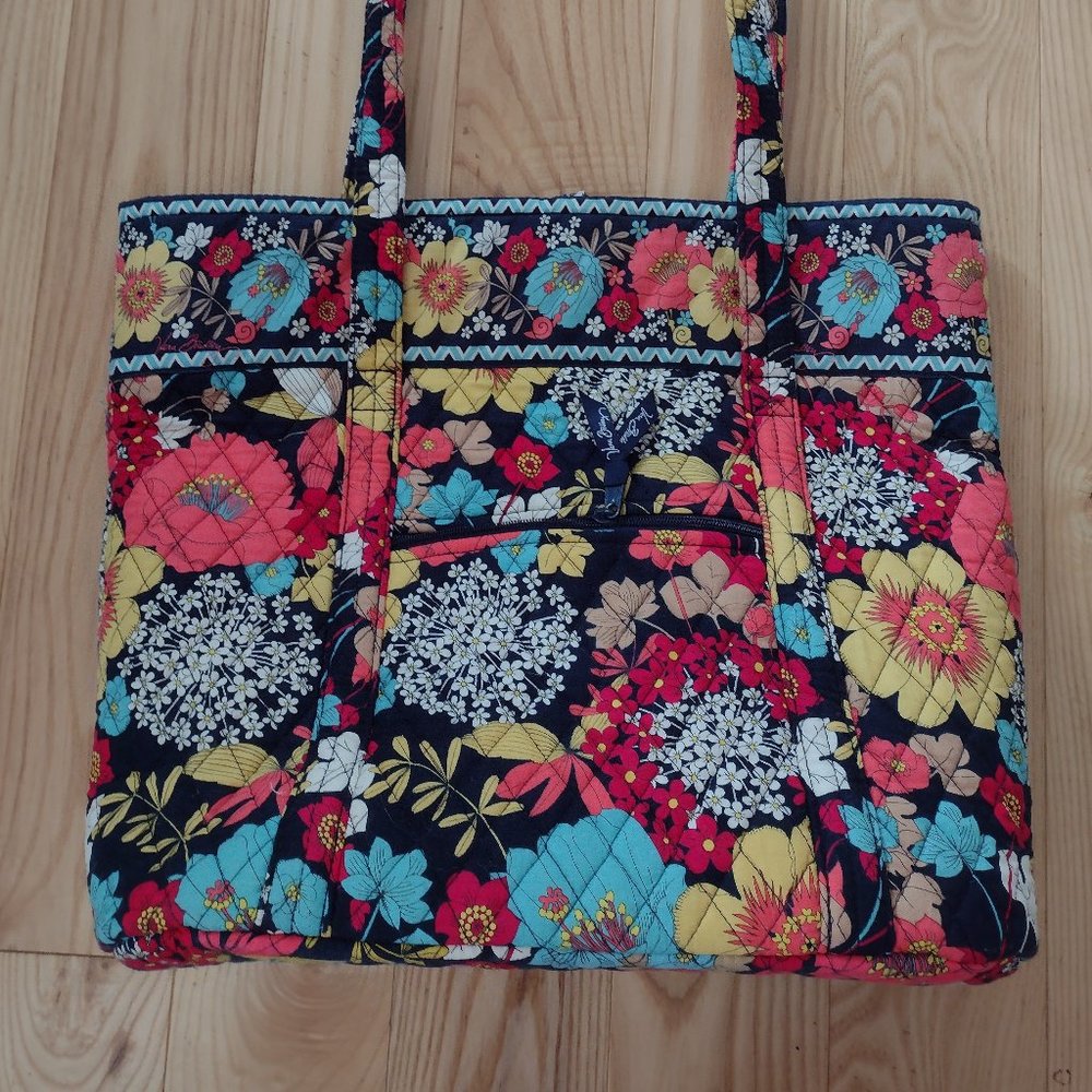 SALE!!! EUC Vera Bradley Large Tote 18x14